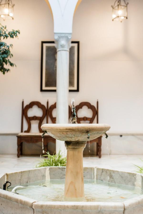 Mágico apartamento en casa palacio del siglo XVII Siviglia Esterno foto